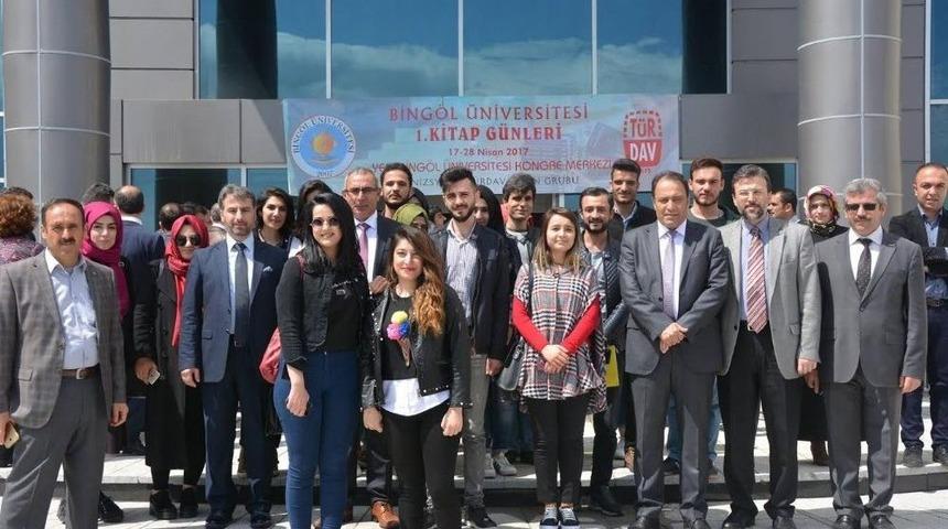 Bing&ouml;l&rsquo;de Kitap Fuarında 3 Bin Kitap Satıldı