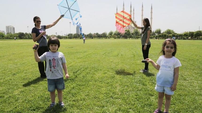 U&ccedil;urtmalar G&ouml;ky&uuml;z&uuml;n&uuml; Şenlendirdi