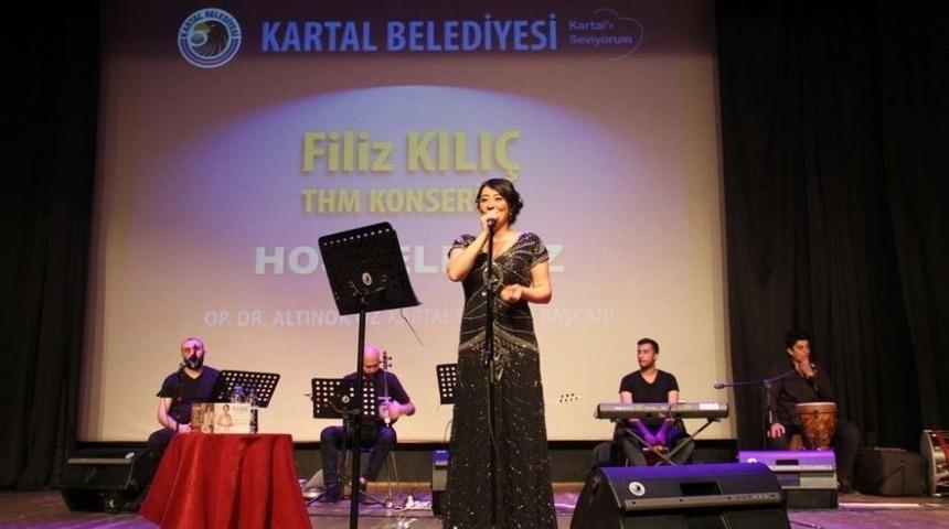 T&uuml;rk Halk M&uuml;ziği Sanat&ccedil;ısı Filiz Kılı&ccedil; Kartal&rsquo;da Konser Verdi