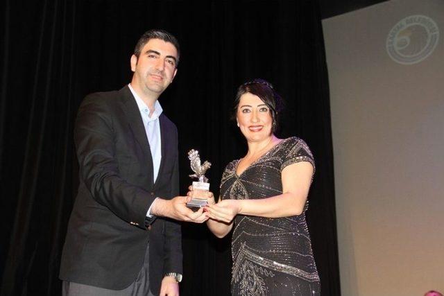 T&uuml;rk Halk M&uuml;ziği Sanat&ccedil;ısı Filiz Kılı&ccedil; Kartal&rsquo;da Konser Verdi 1