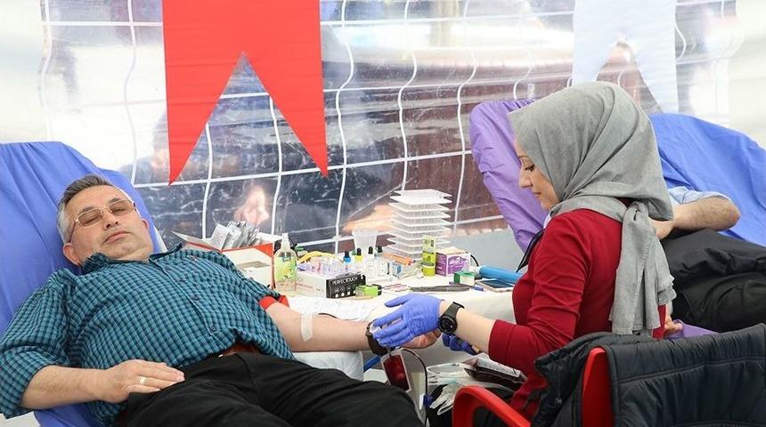 Esenler Kanını Bağışladı