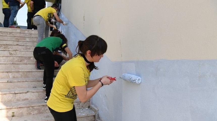 Konyaaltı Kent G&ouml;n&uuml;ll&uuml;leri&rsquo;nden Okullara Destek
