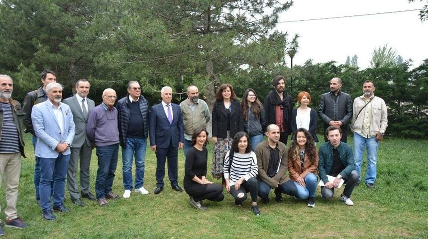 Nil&uuml;fer Sanat &Ccedil;alıştayı Başladı