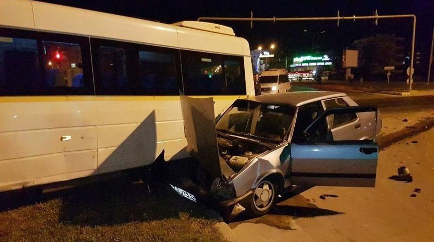 Manavgat&rsquo;ta Trafik Kazası: 2 Yaralı