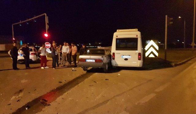 Manavgat’ta Trafik Kazası: 2 Yaralı