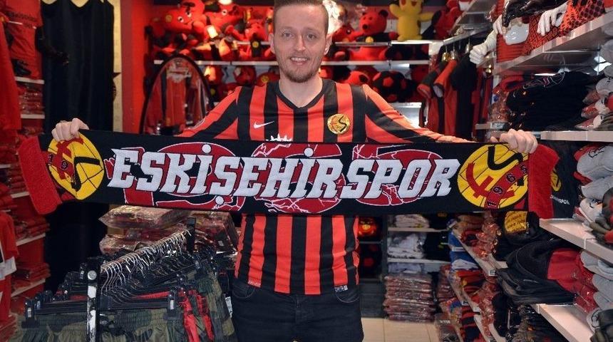 Eskişehirspor&rsquo;a Taraftarları Lisanslı &Uuml;r&uuml;n Alarak Destek Oluyor