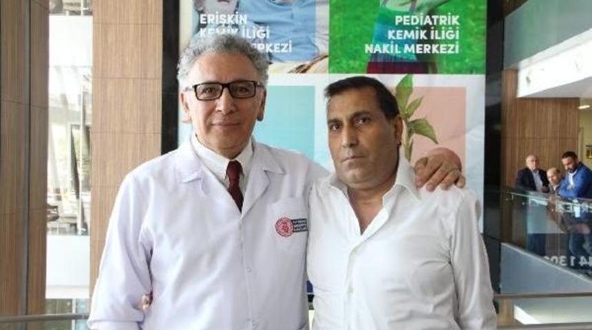 T&uuml;rkiye'de Ilk Kez Akciğer Kanseri Hastasına Akciğer Nakli Ger&ccedil;ekleştirildi