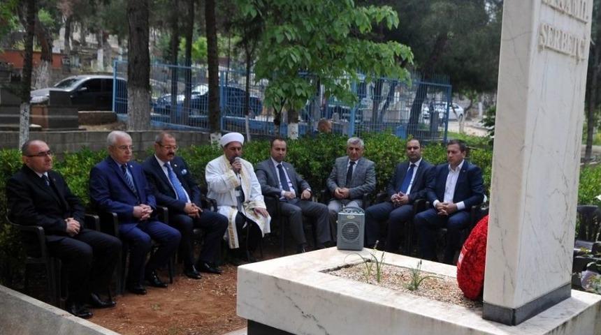 Gso Eski Y&ouml;netim Kurulu Başkanı Kamil Şerbet&ccedil;i Mezarı Başında Anıldı