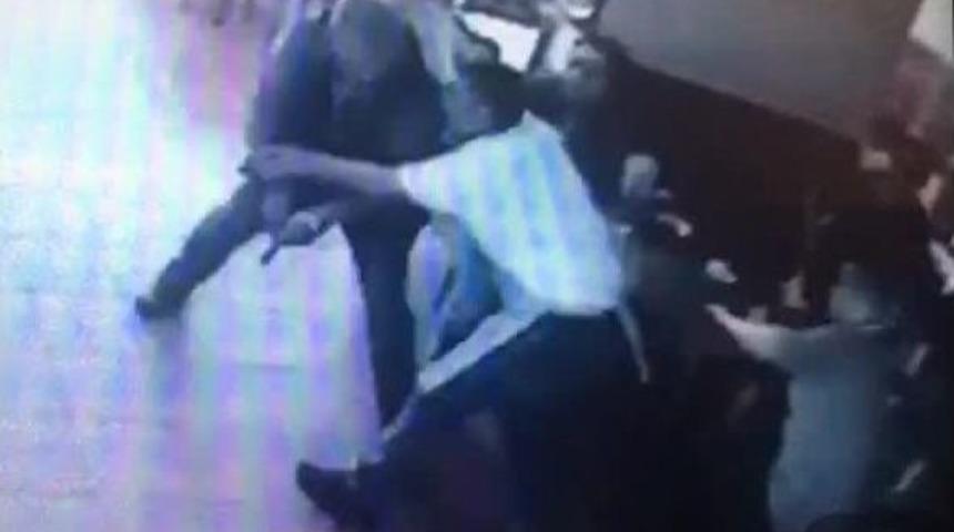 Boşanmak &Uuml;zere Olduğu Eşine B&ouml;yle Kurşun Yağdırdı