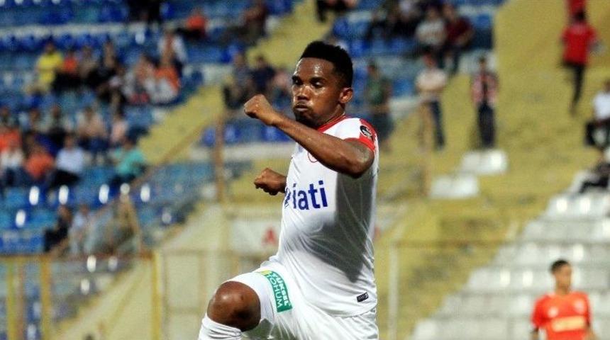 Eto&rsquo;o&rsquo;nun Ta&ccedil; Giymesine 4 Gol Kaldı