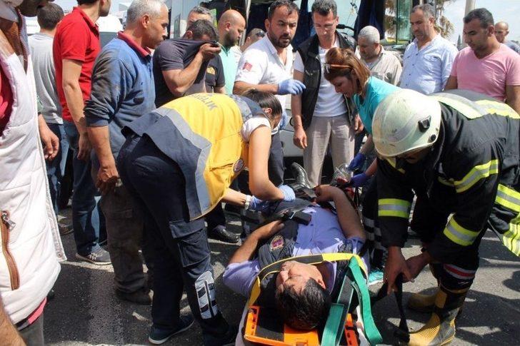 İşçi Servisi Kaza Yaptı: 10 Yaralı G4