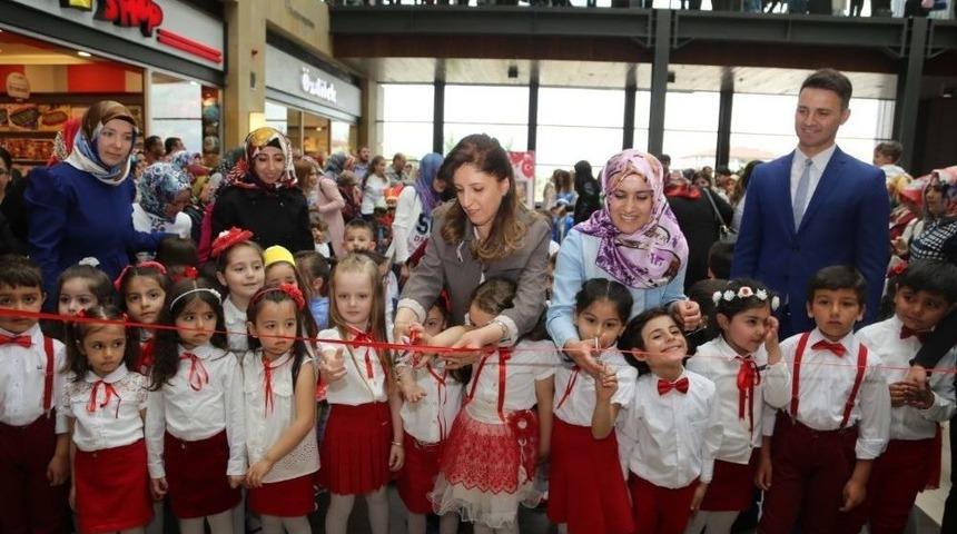 Minik &Ouml;ğrenciler &ldquo;160 &Ccedil;ocuk Tek Bayrak&rdquo; Sergisi A&ccedil;tı