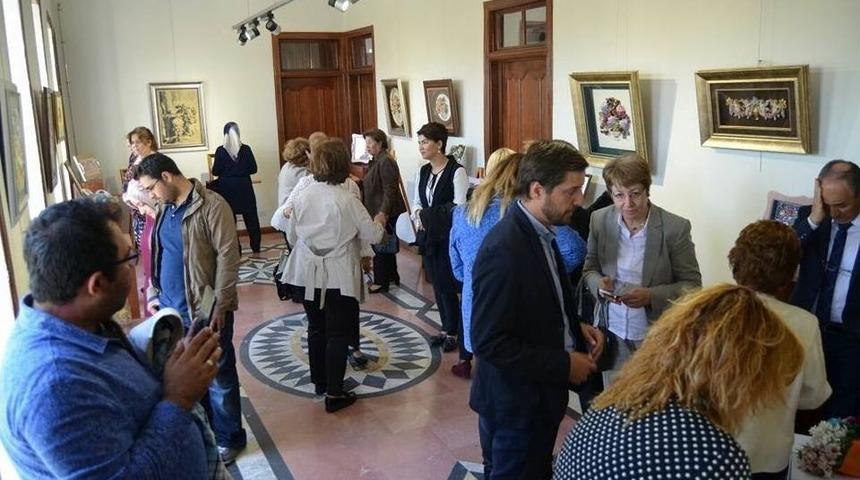 Ga&uuml;n &Ouml;ğretim &Uuml;yesi Do&ccedil;. Dr. Berna Balcı İzgi&rsquo;den Anlamlı Sergi