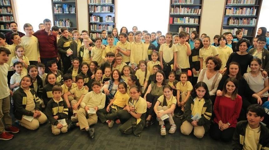 Tilbe Saran &Ccedil;ocuklara &lsquo;inci&rsquo;nin Maceraları&rsquo;nı Okudu