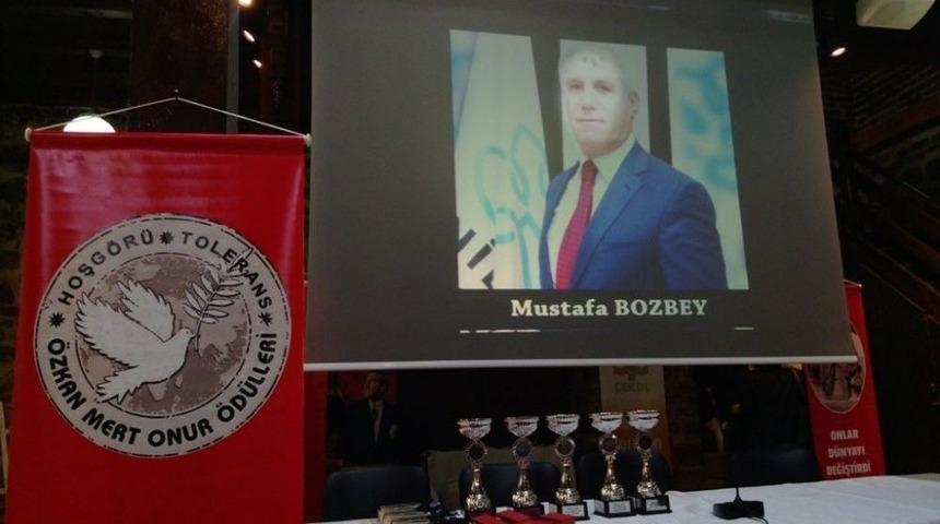 Şiir K&uuml;t&uuml;phanesi Nil&uuml;fer&rsquo;e &Ouml;d&uuml;l Getirdi