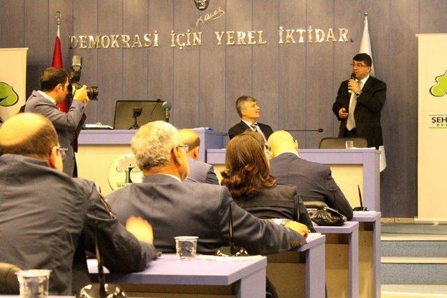 Belediye Başkanı Fadıloğlu Meclis Üyelerini Bilgilendirdi