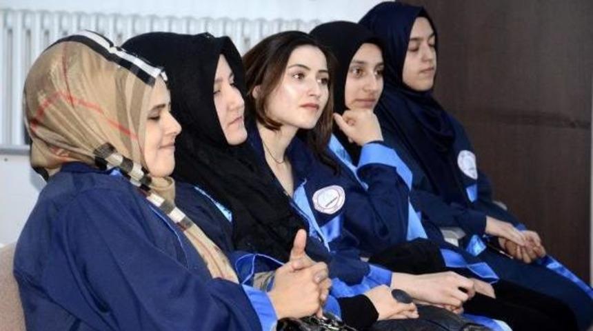 Be&uuml;'de 'anne &Uuml;niversitesi' Ilk Mezunlarını Verdi