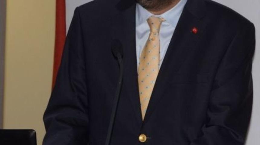 Esog&uuml;&rsquo;de Sağlık Y&ouml;netiminde Mesleki Uyum Ve Kariyer Zirvesi D&uuml;zenlendi