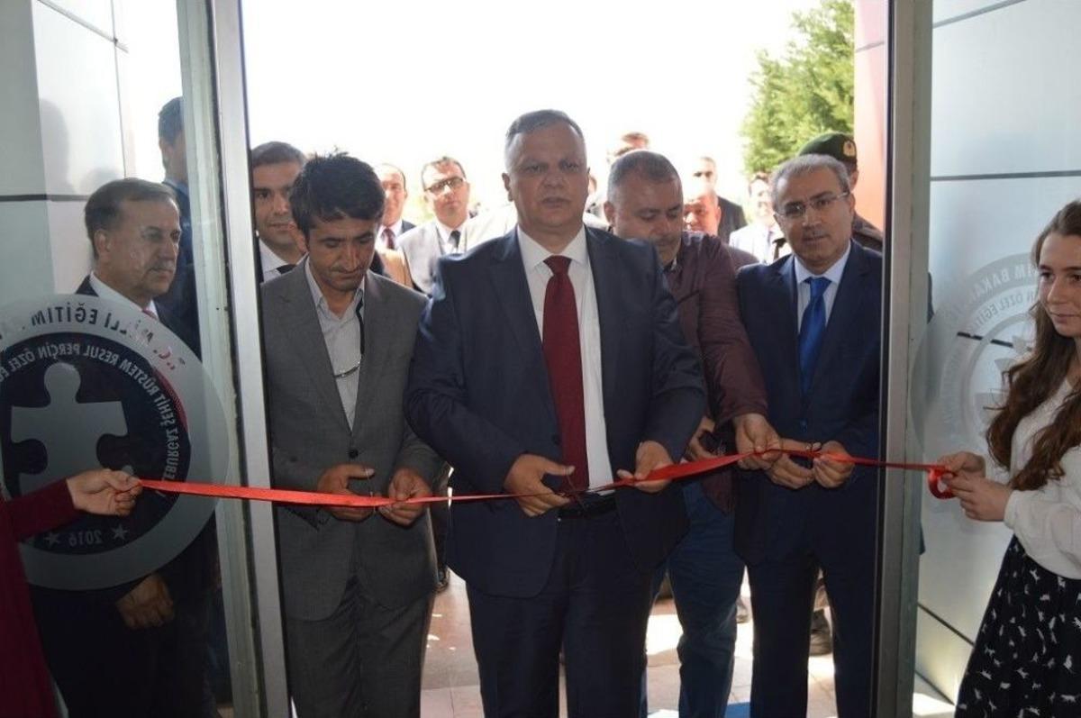 Şehit R&uuml;stem Resul Per&ccedil;in &Ouml;zel Eğitim Uygulama Merkezi T&ouml;renle A&ccedil;ıldı