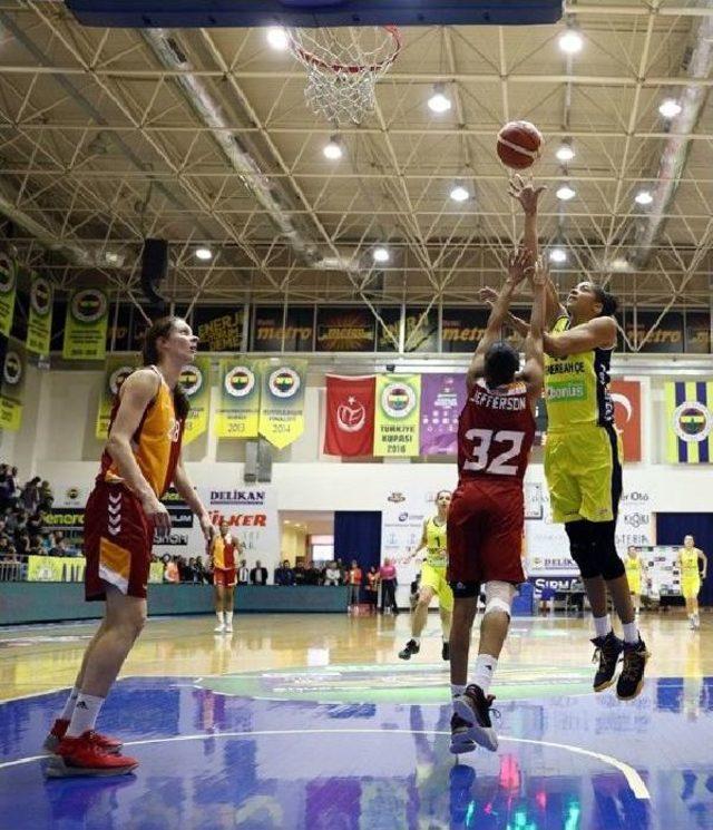 Fenerbahçe Kadın Basketbol Takımı, Yarı Final Serisinde 2-0 Öne Geçti