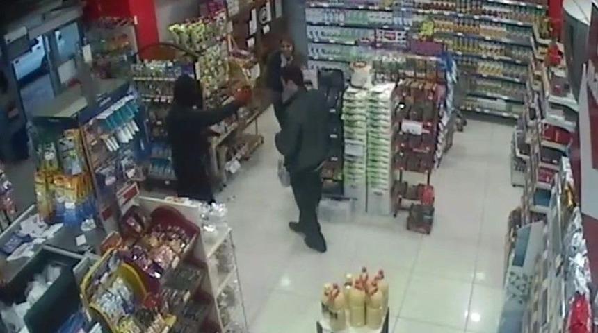 Silahlı Ve Biber Gazlı Market Soygunun Sanıklarına 13 Yıl Hapis Cezası