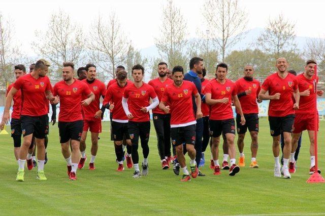 Kayserispor, Trabzonspor Maçı Hazırlıklarına Devam Ediyor