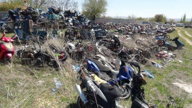 Konya’Da Yediemin Otoparkları, Motosiklet Mezarlığı Oldu