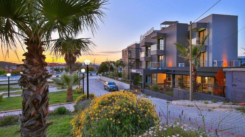 &Ccedil;eşme&rsquo;de Ev Konforunda Tatil Fırsatı