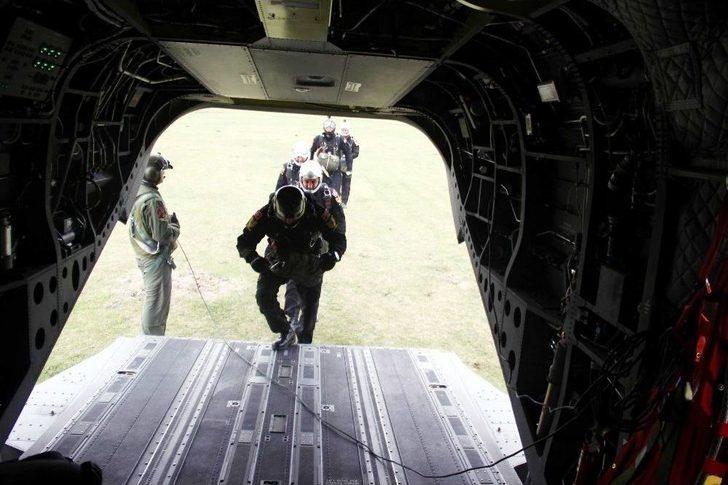 Komandolar Göz Doldurdu G2