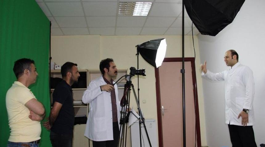 Hemşireler Sorunlarını İşaret Diliyle Anlatacak