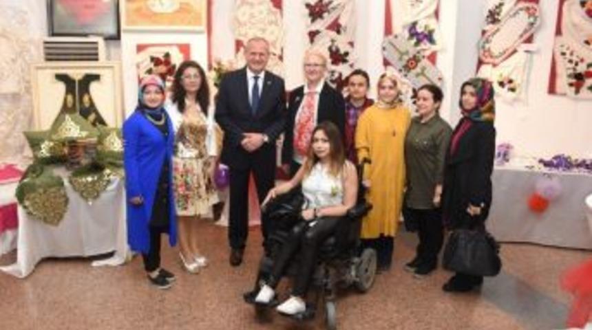 Karma Sergi A&ccedil;ılıyor