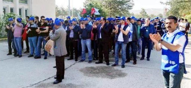 T&uuml;praş Iş&ccedil;ileri,  tam G&uuml;n Iş Başı Yapmama  Eylemine Başladı 1