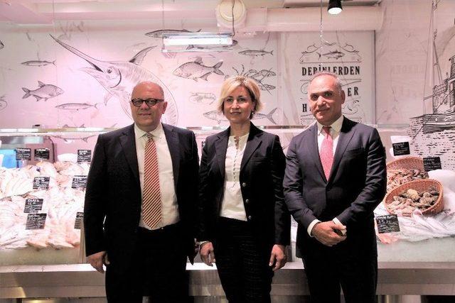 Carrefoursa Yenilediği &ldquo;gurme&rdquo; Konseptiyle İlk Marketini A&ccedil;tı 1