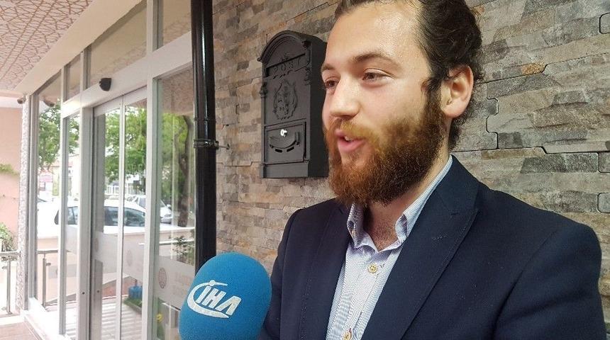 Engellere Rağmen Yine De Pes Etmedi