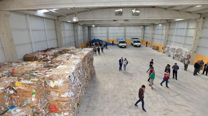 Geri D&ouml;n&uuml;ş&uuml;m 4 Bin 250 Ağacı Kesilmekten Kurtardı.