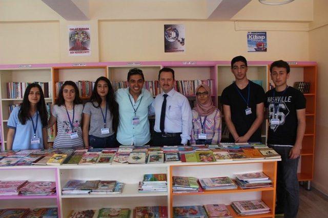 Kızıklılı &Ouml;ğrencilerin Kitap Sevinci 1