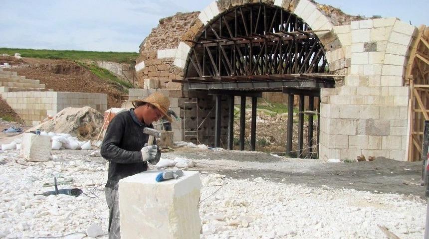 Tarihi Septimius Severus K&ouml;pr&uuml;s&uuml;&rsquo;nde Restorasyon Devam Ediyor