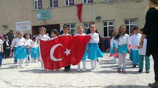 Öğrencilerin Hayalindeki Hediyeler, İstanbul’dan Geldi