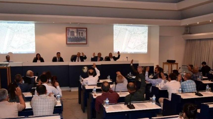 Salihli Belediye Meclisi 10 G&uuml;ndemi Karara Bağladı