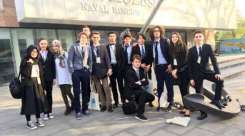 İhlas Koleji Öğrencisi En İyi Delege Seçildi