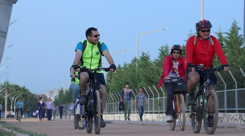Mersin&rsquo;de Avrupa Bisiklet Yarışması Heyecanı Başladı