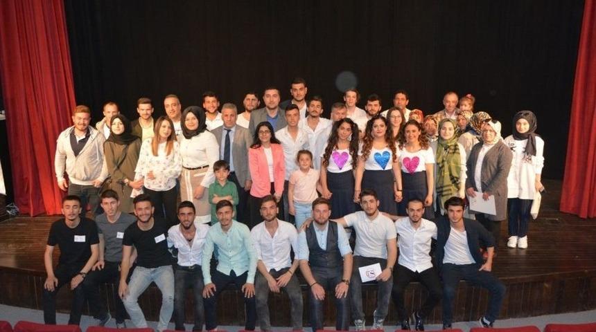 D&uuml;zce &Uuml;niversitesinde Kahkaha Tufanı Yaşandı