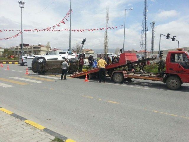 Van’da Trafik Kazası; 2 Yaralı