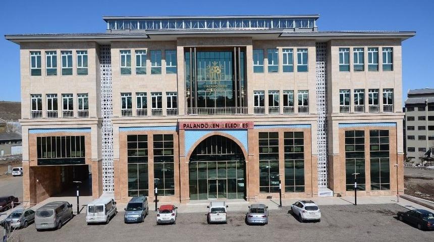 Paland&ouml;ken Belediyesi Yeni Hizmet Binasında İş Başı Yaptı