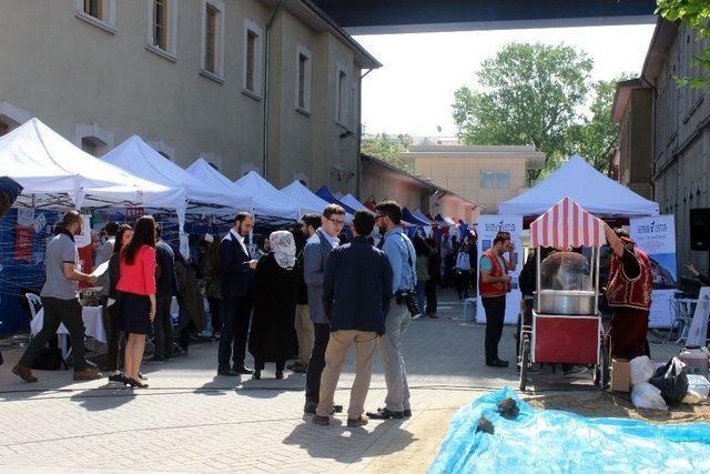 Öğrencilere Hem Kariyer Hem Kültür Şenliği