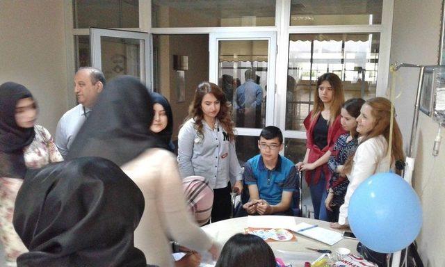 Hasta Çocuklara Moral Verdiler 1