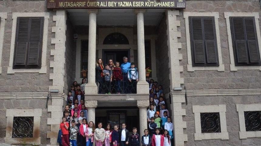 &Ouml;ğrencilerinden Tarihe Yolculuk