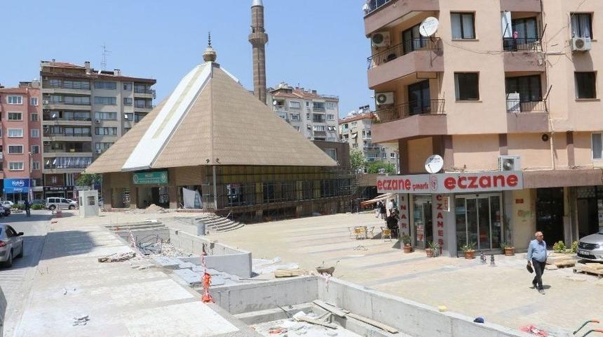 Yarhasanlar Meydanı Yenileniyor