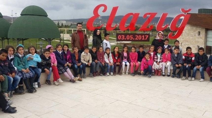 Elazığ’da, Köy Çocukları Sinema İle Tanıştı