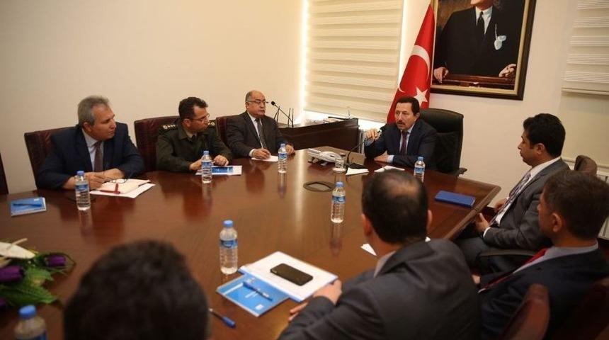 Vali Balkanlıoğlu&rsquo;ndan &rsquo;deniz Yoluyla Ka&ccedil;ış&rsquo; Uyarısı